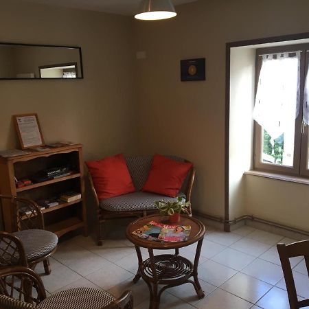 ホテル Auberge Des Petits Saint-Igny-de-Vers エクステリア 写真