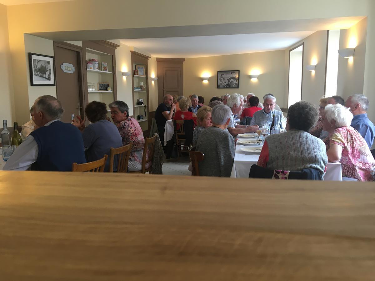 ホテル Auberge Des Petits Saint-Igny-de-Vers エクステリア 写真